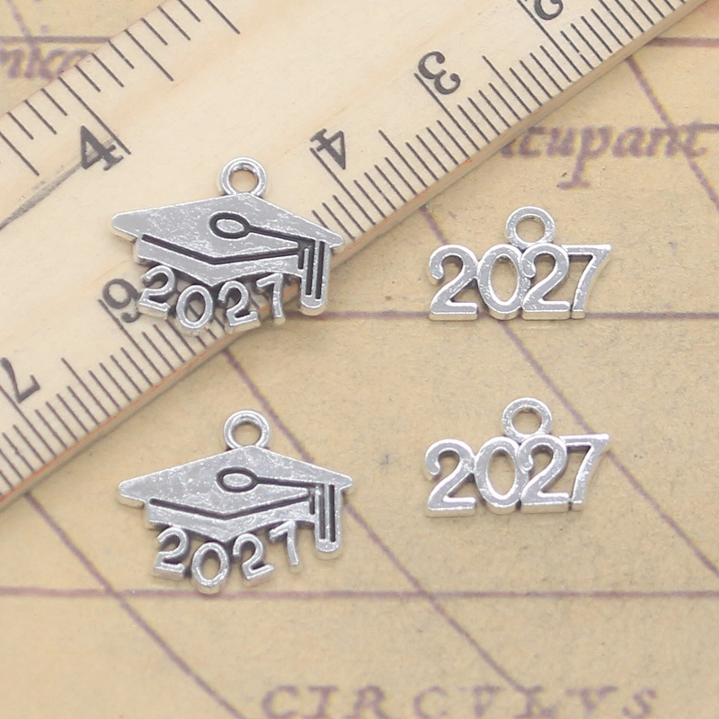 Jewelry Making Diploma - 30 szt. Zawieszek Czapka Absolwenta 2027